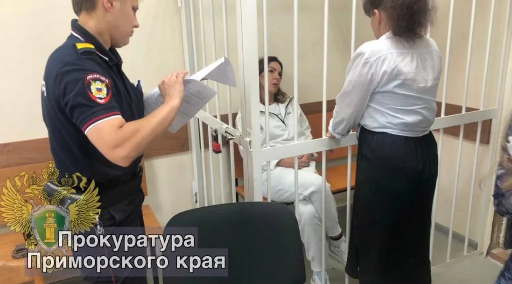 ФСБ накрыла банду, легализовавшую более 21 тысячи мигрантов через МВД в Приморье