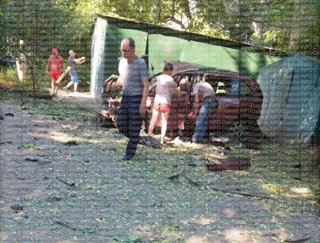 В Одессе военный сел в автомобиль, который через несколько секунд взорвался