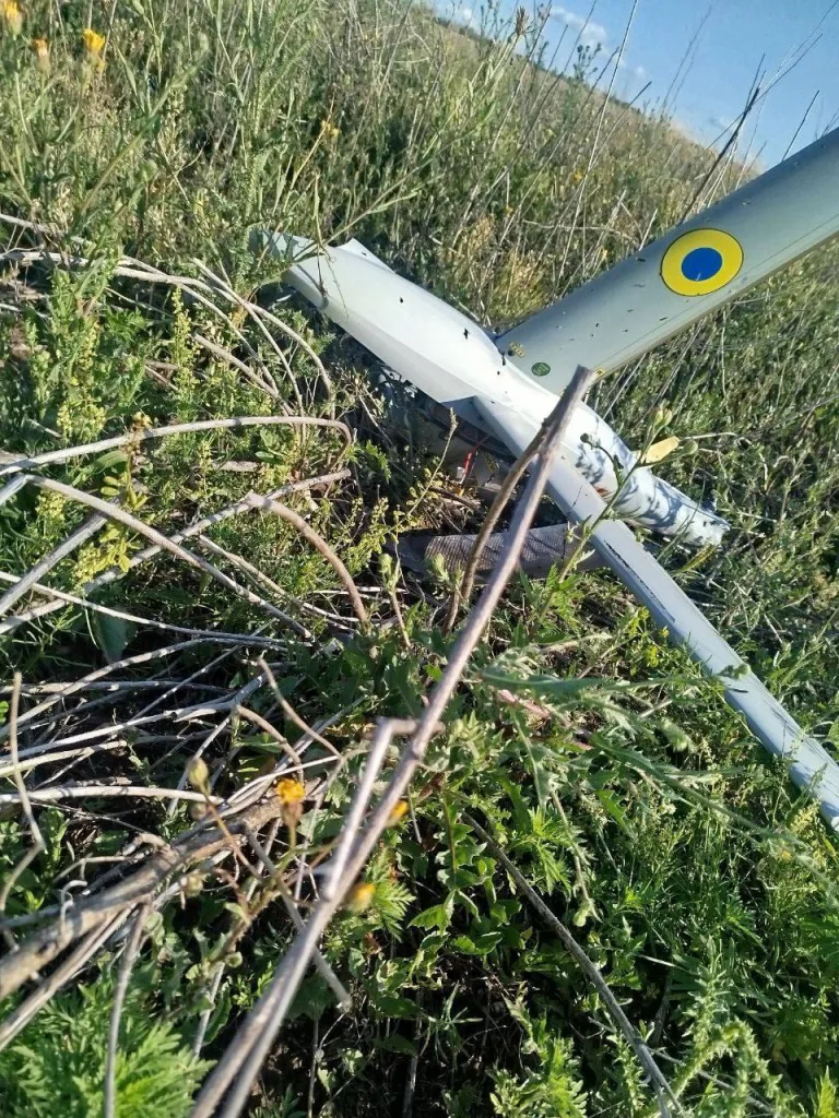 В Курском приграничье российский оператор FPV-дрона перехватчика сбил украинский барражирующий боеприпас RAM-2X