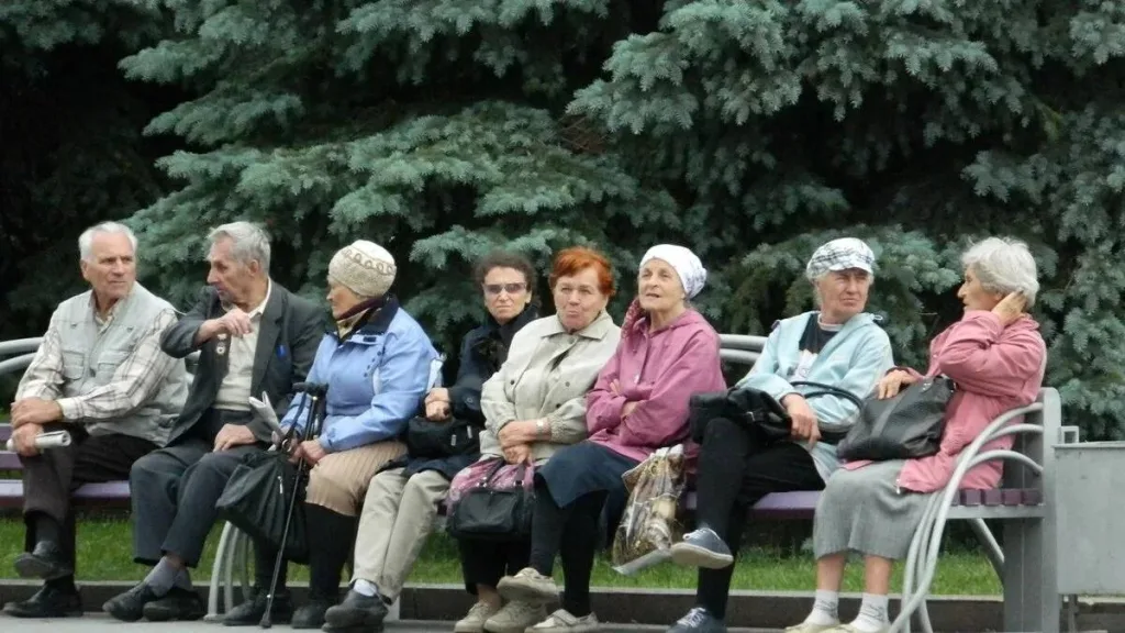 Средняя пенсия неработающих россиян составляет чуть больше 24 тысяч рублей, об этом свидетельствуют данные Социального фонда