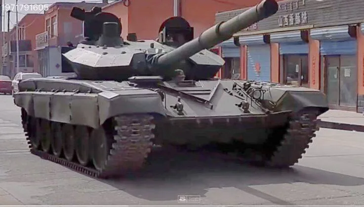 Появилась информация, что Китай разрабатывает более простую и недорогую версию своего основного боевого танка VT-4 для экспорта