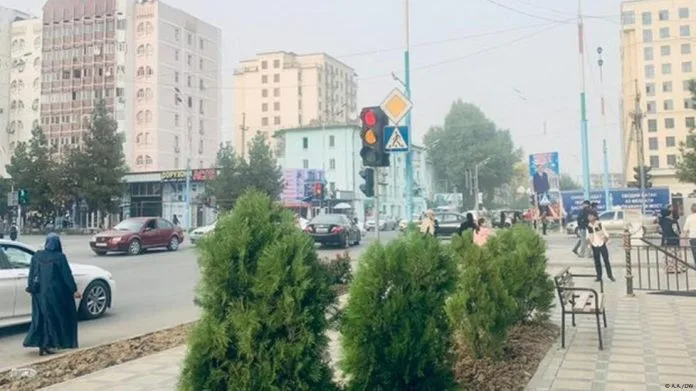 Душанбе заступается за нелегалов в Москве, но выгоняет беженцев у себя