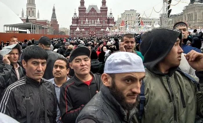 Минтруд опровергает информацию о завозе в Россию 1 млн мигрантов из Индии