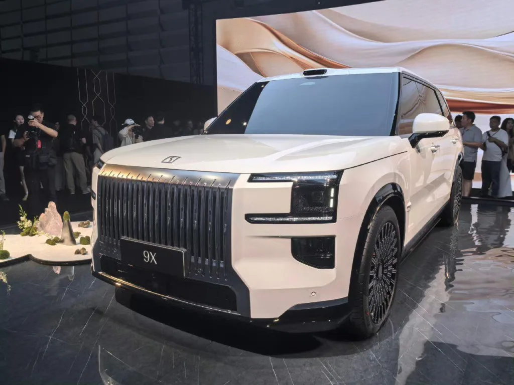 Zeekr показала премиальный SUV 9X - теперь это Rolls-Royce от Китая