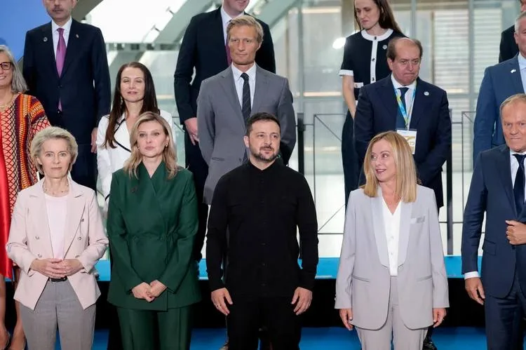 Украину настойчиво лишают шансов на выживание