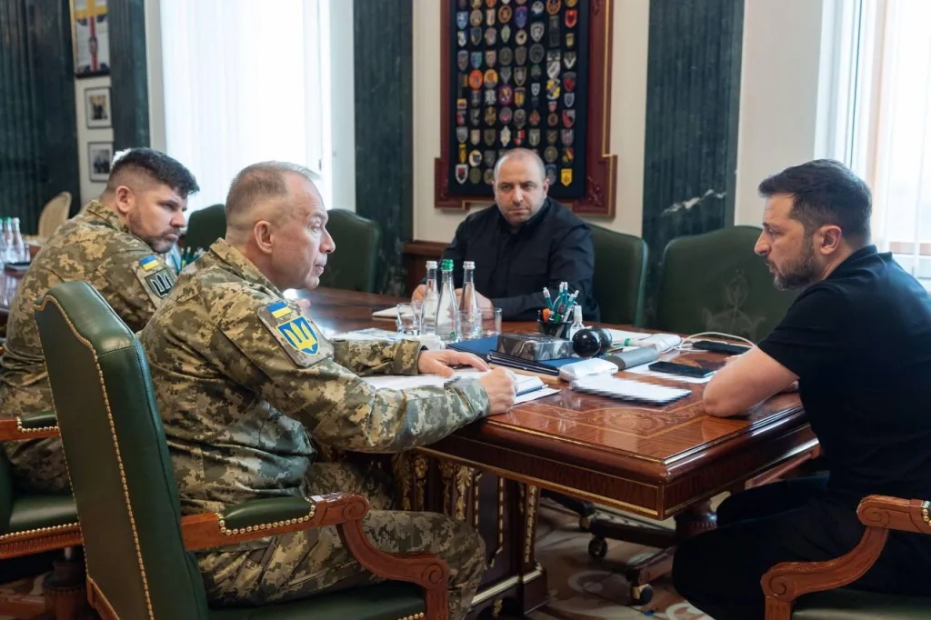 Зеленский пообещал удары вглубь России