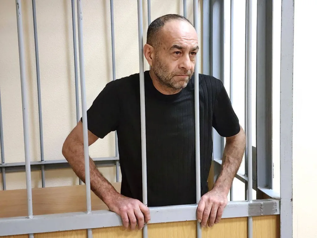 Теневые хозяева полиции: азербайджанская банда крышевала 4 отдела УМВД под Питером
