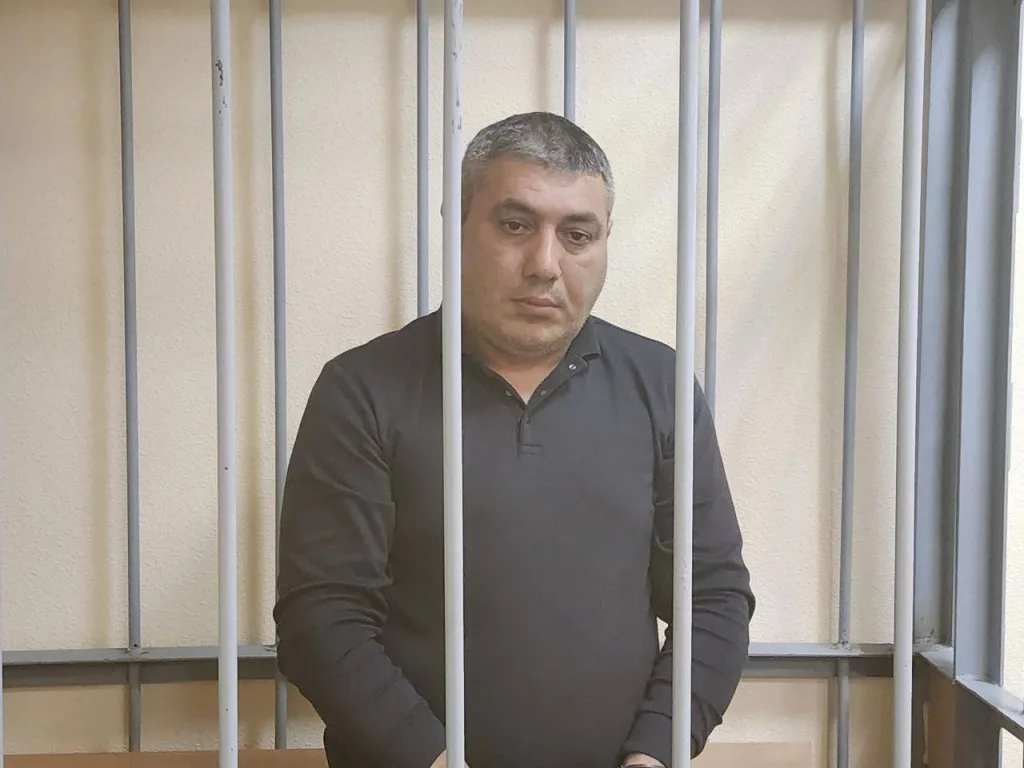 Теневые хозяева полиции: азербайджанская банда крышевала 4 отдела УМВД под Питером