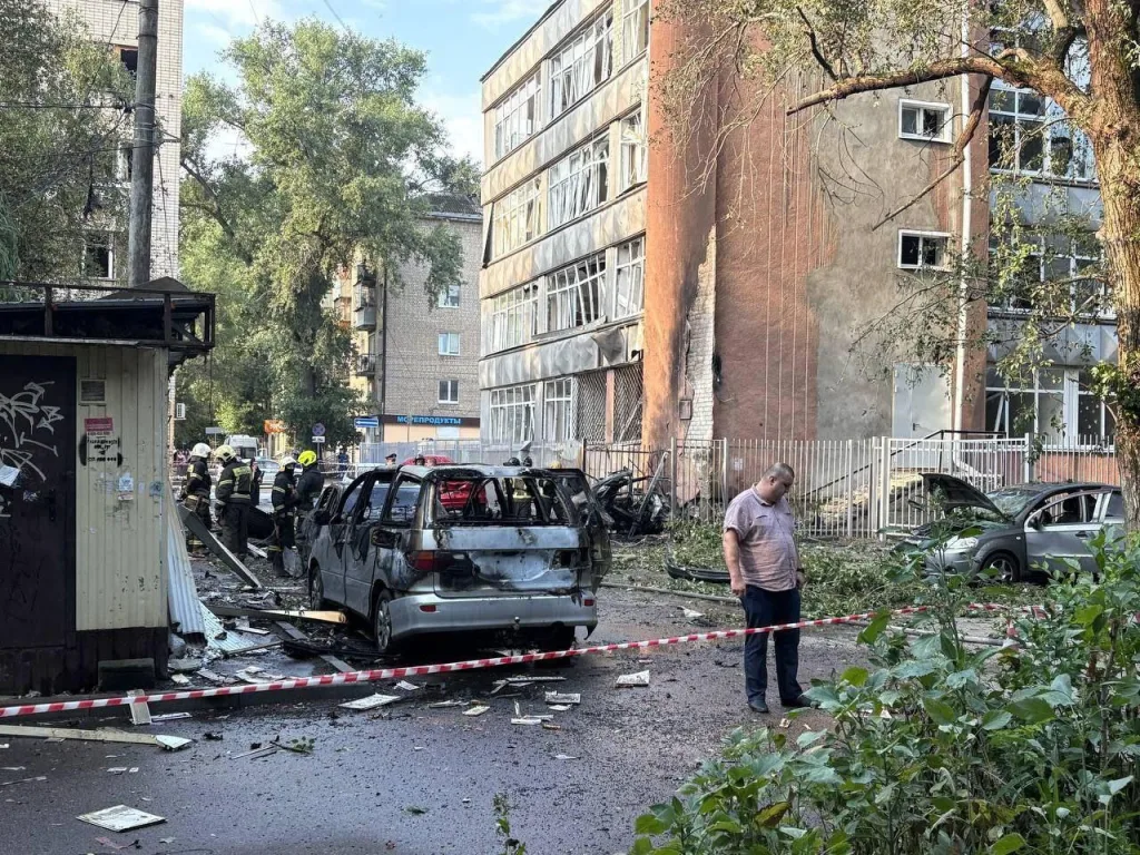 Раненые жители, выбитые окна, сгоревшие авто: ВСУ атаковали на Воронеж