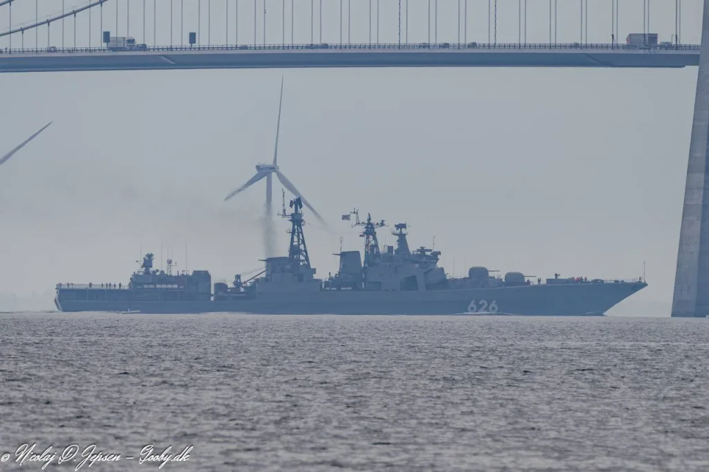 БПК 1155 «Вице-адмирал Кулаков» (626) проходит пролив Большой Бельт. Наши дни