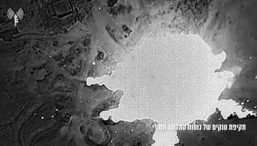 Армия обороны Израиля опубликовала кадры авиаударов по танкам и другой технике «Сил общественной безопасности» Сирии в районе вновь вспыхнувшего конфликта с друзской общиной в провинции Эс-Сувайда