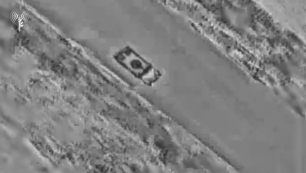 Армия обороны Израиля опубликовала кадры авиаударов по танкам и другой технике «Сил общественной безопасности» Сирии в районе вновь вспыхнувшего конфликта с друзской общиной в провинции Эс-Сувайда