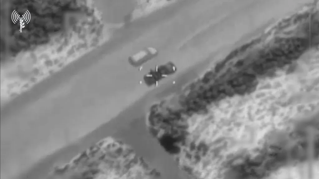 Армия обороны Израиля опубликовала кадры авиаударов по танкам и другой технике «Сил общественной безопасности» Сирии в районе вновь вспыхнувшего конфликта с друзской общиной в провинции Эс-Сувайда