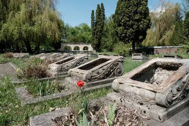 Мэр Львова предложил обменять останки советских воинов на пленных боевиков ВСУ