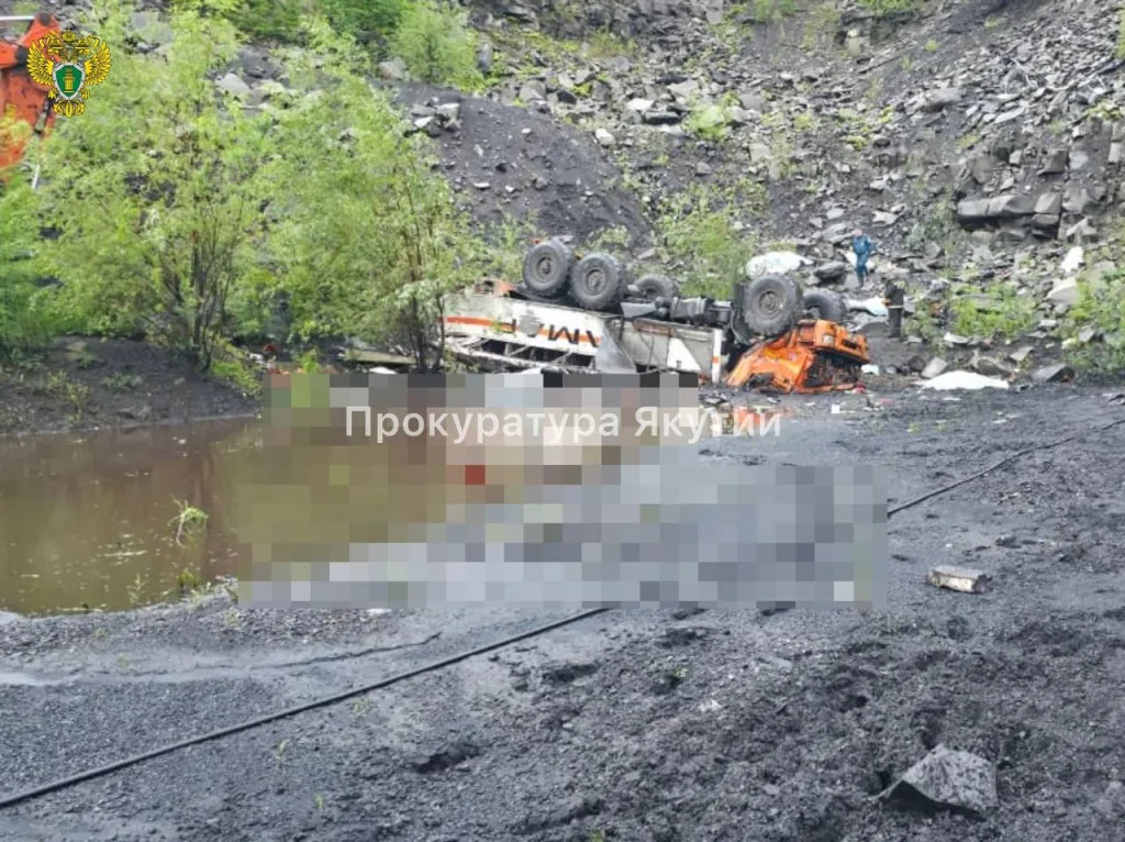 Трагедия в Якутии: автобус сорвался с 25-метровой высоты