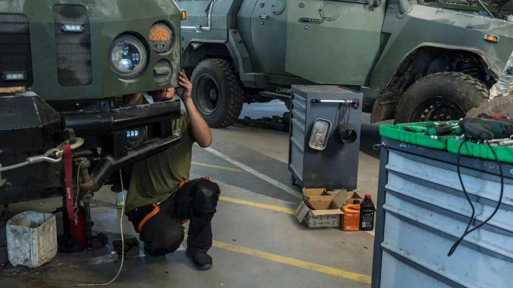 Украинский ВПК против российской военной машины: ставка на самообеспечение и деньги Запада