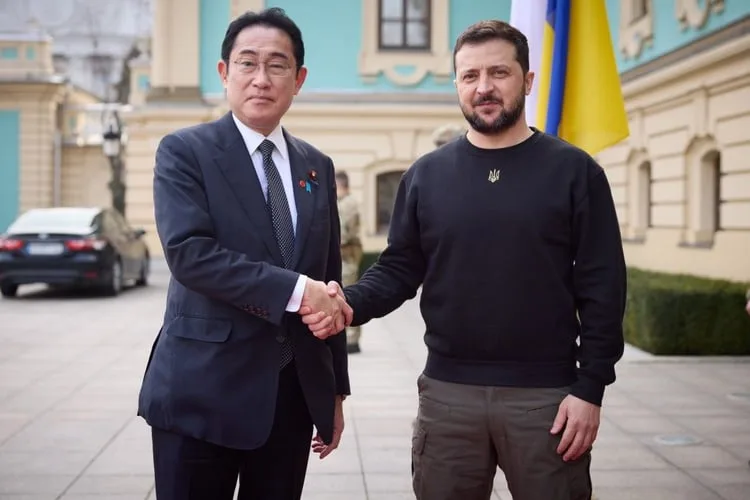 В Японии развалилась правящая коалиция - после выборов, она утратила большинство в верхней палате парламента