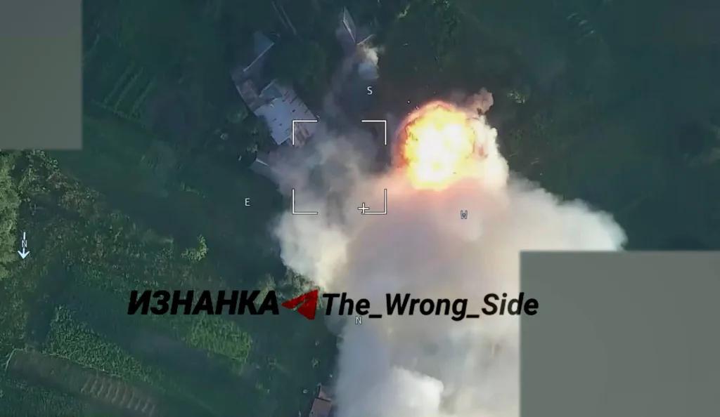 Поражение дронами-камикадзе «Гарпия-А1» пвд и скопления техники 104-й ОБрТрО ВСУ в Орловке Сумской области