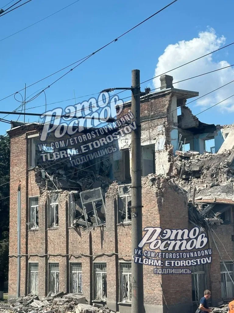 Ночью БПЛА противника атаковали здания узловой железнодорожной станции в пгт Каменоломни Ростовской области