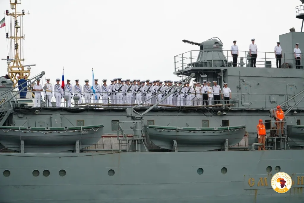 Российский учебный корабль «Смольный» во второй раз прибыл в Экваториальную Гвинею