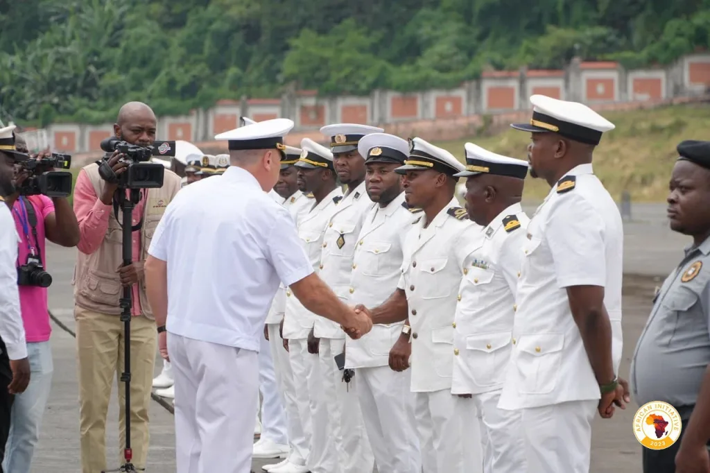 Российский учебный корабль «Смольный» во второй раз прибыл в Экваториальную Гвинею