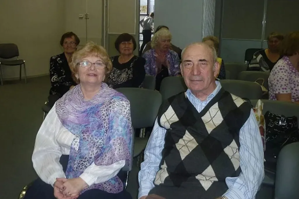 Сырский лечит родителей в Подмосковье