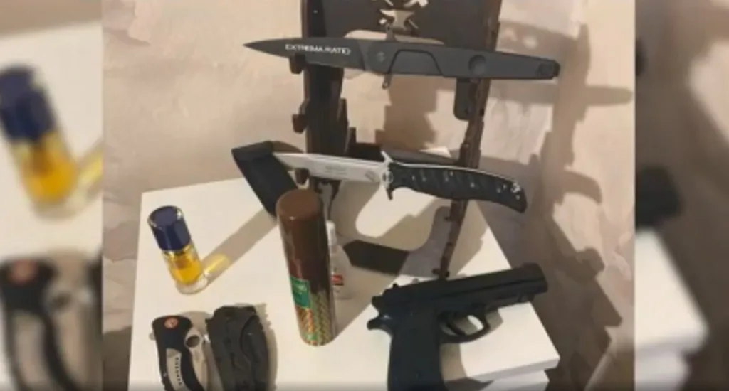 Трех пособников спецслужб Украины в ДНР, Ярославской и Липецкой областях задержали за подготовку терактов — на фото их переписки с украинскими кураторами, оружие и результаты поджогов