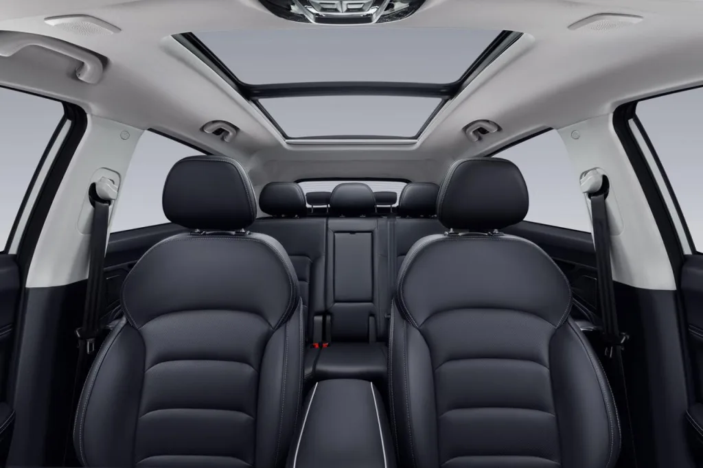 «Москвич 8» поступил в продажу в России в трёх комплектациях