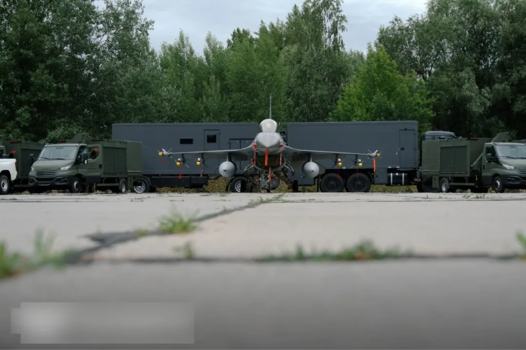 ВВС Украины получили мобильные комплексы для предполетной подготовки истребителей F-16