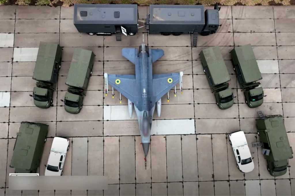 ВВС Украины получили мобильные комплексы для предполетной подготовки истребителей F-16
