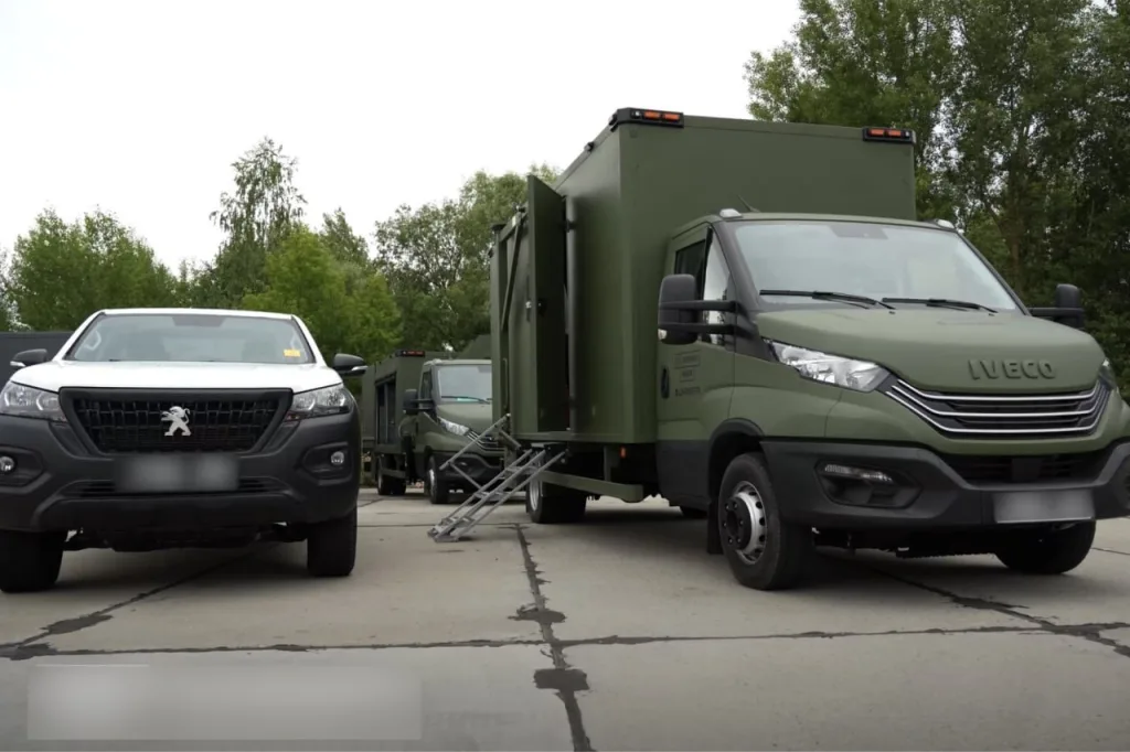 ВВС Украины получили мобильные комплексы для предполетной подготовки истребителей F-16