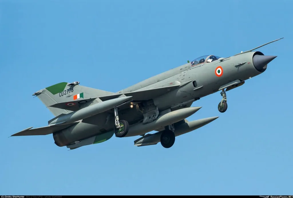 Индия в ближайшем сентябре официально завершит эксплуатацию военно-воздушными силами и снимет с боевого дежурства легендарные истребители МиГ-21