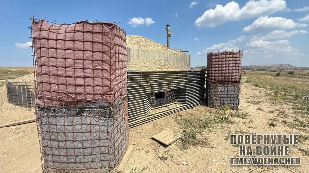 Укрепления ВСУ и уничтоженный турецкий бронеавтомобиль BMC Kirpi на освобожденной силами 114-й отдельной гвардейской мотострелковой бригады территории ДНР