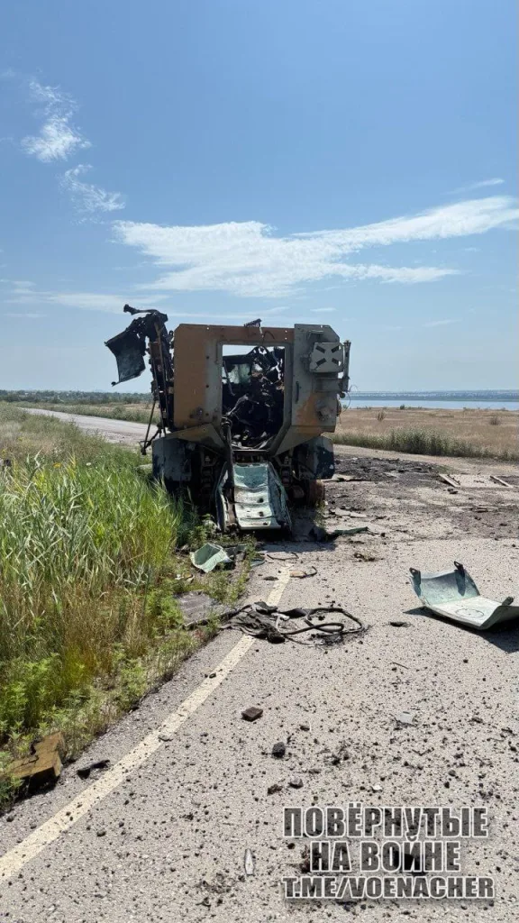 Укрепления ВСУ и уничтоженный турецкий бронеавтомобиль BMC Kirpi на освобожденной силами 114-й отдельной гвардейской мотострелковой бригады территории ДНР