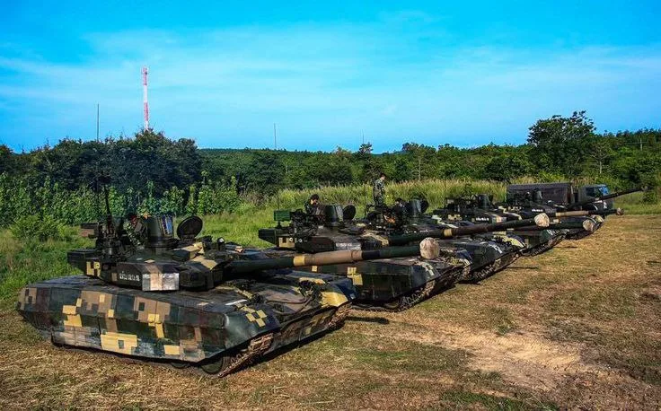 Украинские танки на границе с Камбоджей