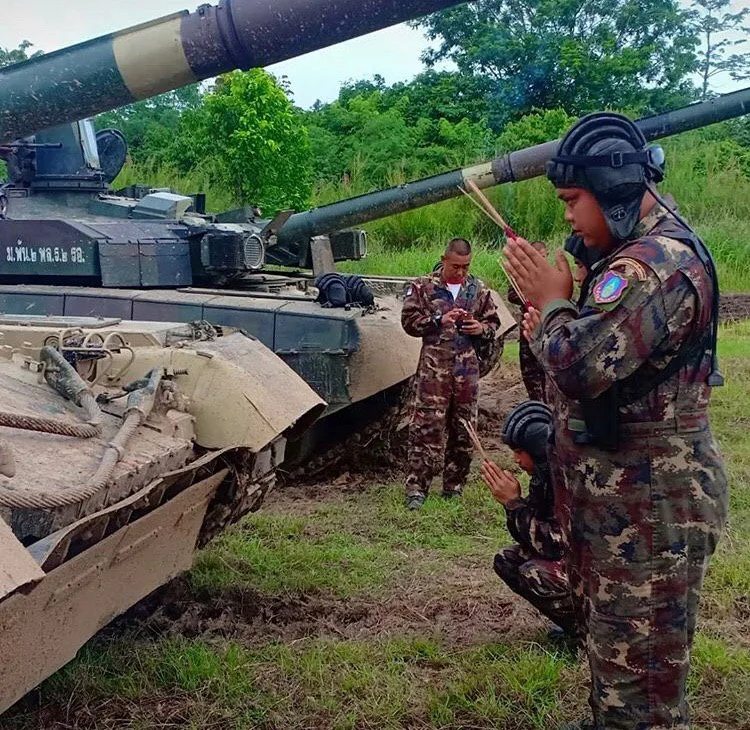 Украинские танки на границе с Камбоджей