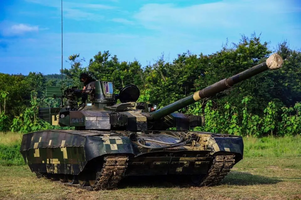 Украинские танки на границе с Камбоджей