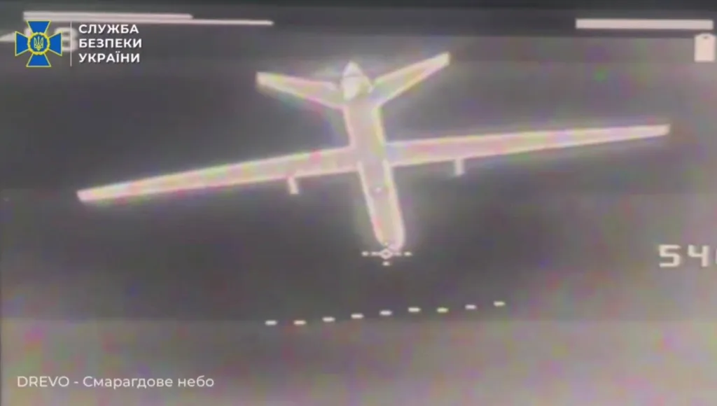 Российский БПЛА неизвестного образца в объективе дрона-перехватчика ЦСО «А» СБУ
