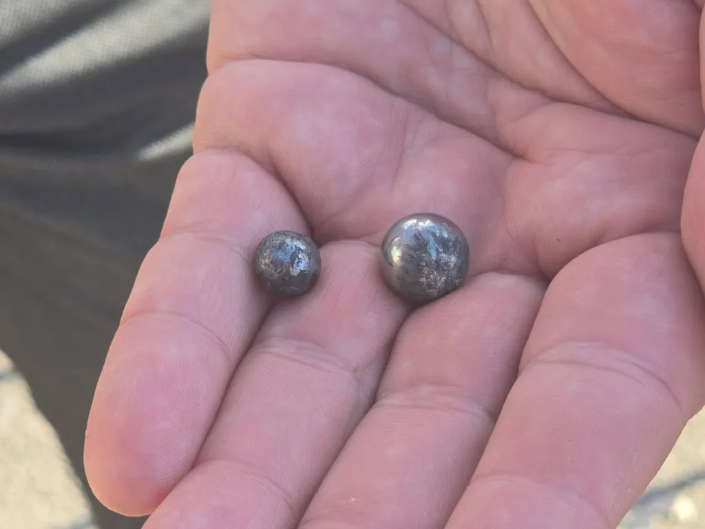 ВСУ бьют шрапнельными снарядами по мирным