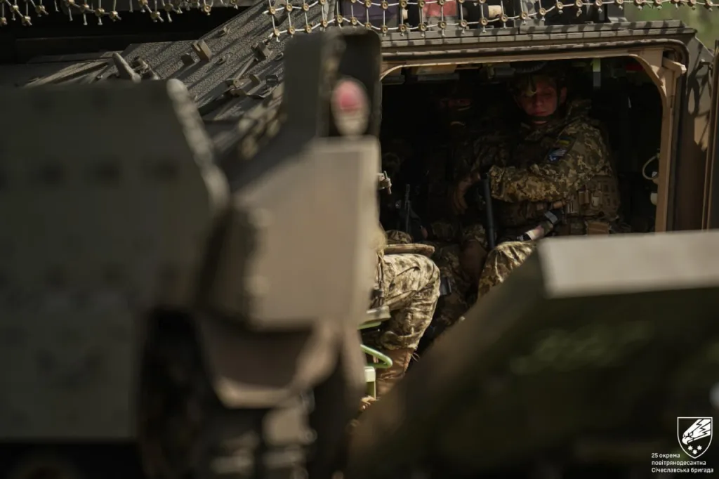БМП M2A2 Bradley ODS-SA вновь засветились на вооружении 25-й отдельной воздушно-десантной бригады ВСУ