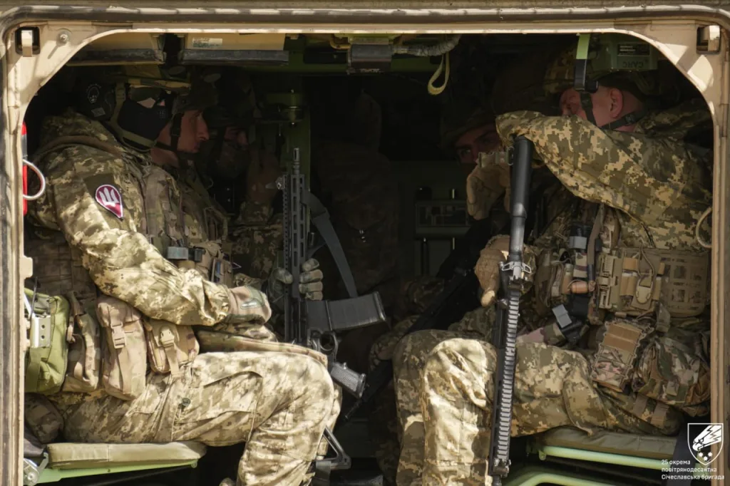 БМП M2A2 Bradley ODS-SA вновь засветились на вооружении 25-й отдельной воздушно-десантной бригады ВСУ