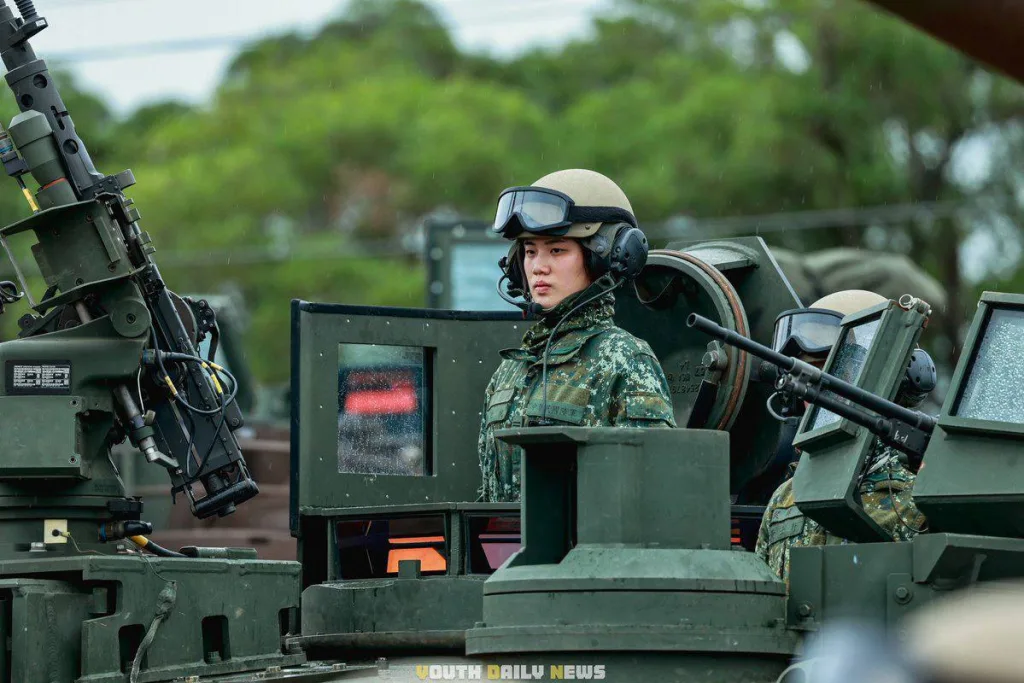 Свежие современные американские танки M1A2T армии Тайваня засветились на проходящих учениях Han Kuang 41