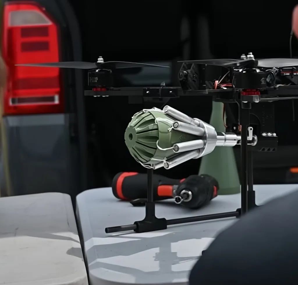 22 июля вражеские ресурсы разместили очередной сюжет об испытаниях дронов, организованных кластером BRAVE1, который занимается развитием военных технологий для ВСУ