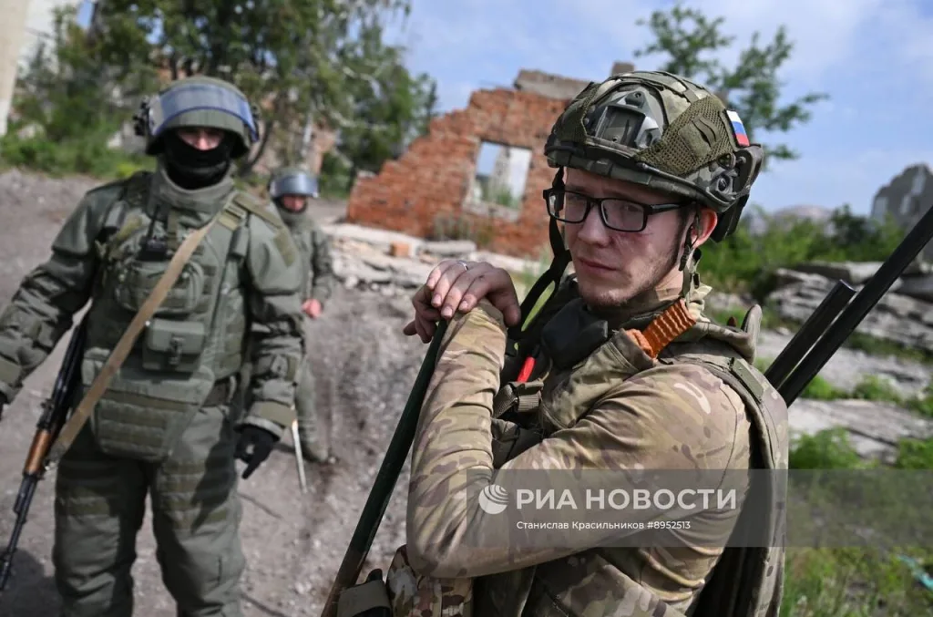 Мощные ижевские МР-155 эффективно прикрывают саперов от атак вражеских дронов