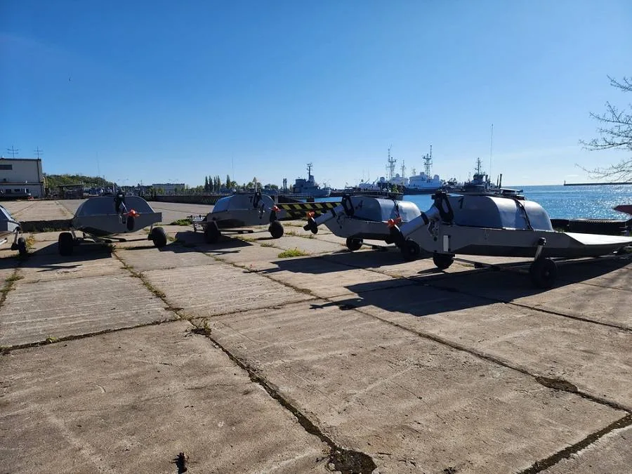 Применение различных БПЛА и безэкипажных катеров Vesuvius Spiral 2 военнослужащими 2nd Multi-Domain Task Force армии США во ходе учений «Arcane Thunder 25» и BALTOPS 25 в Польше