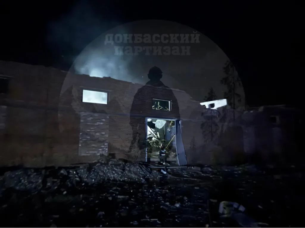 Точечный удар ОТРК «Искандер-М» по позициям 119-й отдельной бригады территориальной обороны ВСУ на территории промышленного объекта в Славянске