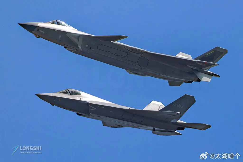 Красивые фотографии репетиции воздушной части парада, посвященного 80-летию победы в войне сопротивления китайского народа японским захватчикам и Второй мировой войне, которая состоялась в Пекине 23 августа 2025 года