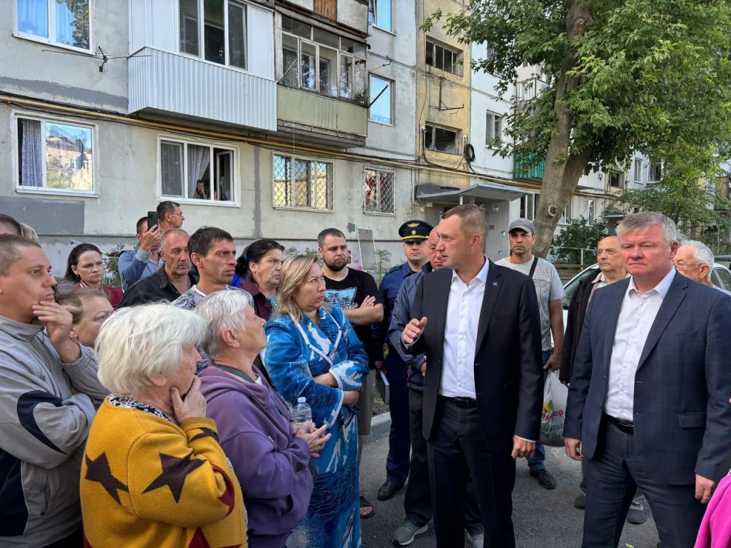 Из-за падения обломков БПЛА ночью в Саратове эвакуировали жителей трех многоквартирных домов