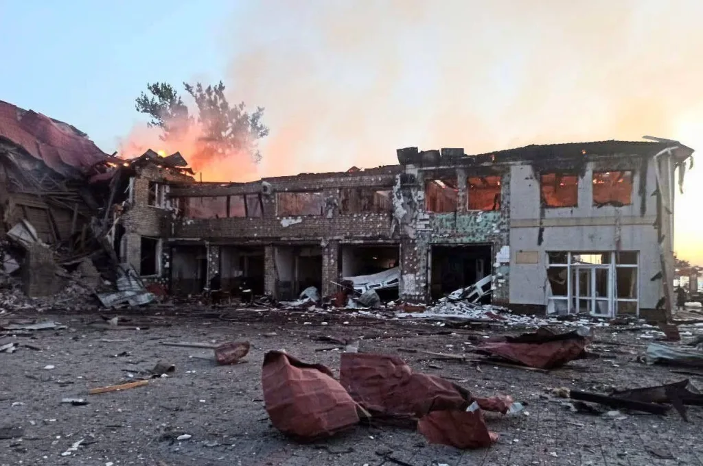 ВС РФ продолжают сокращать логистические возможности противника нанося удары по ключевым транспортным узлам ВСУ