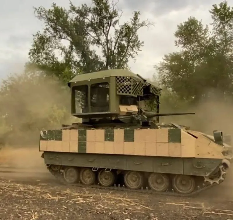 Комплект дополнительной защиты башни БМП M2A2 Bradley ODS-SA под названием Tower 1 от украинской компании Iron Nuts